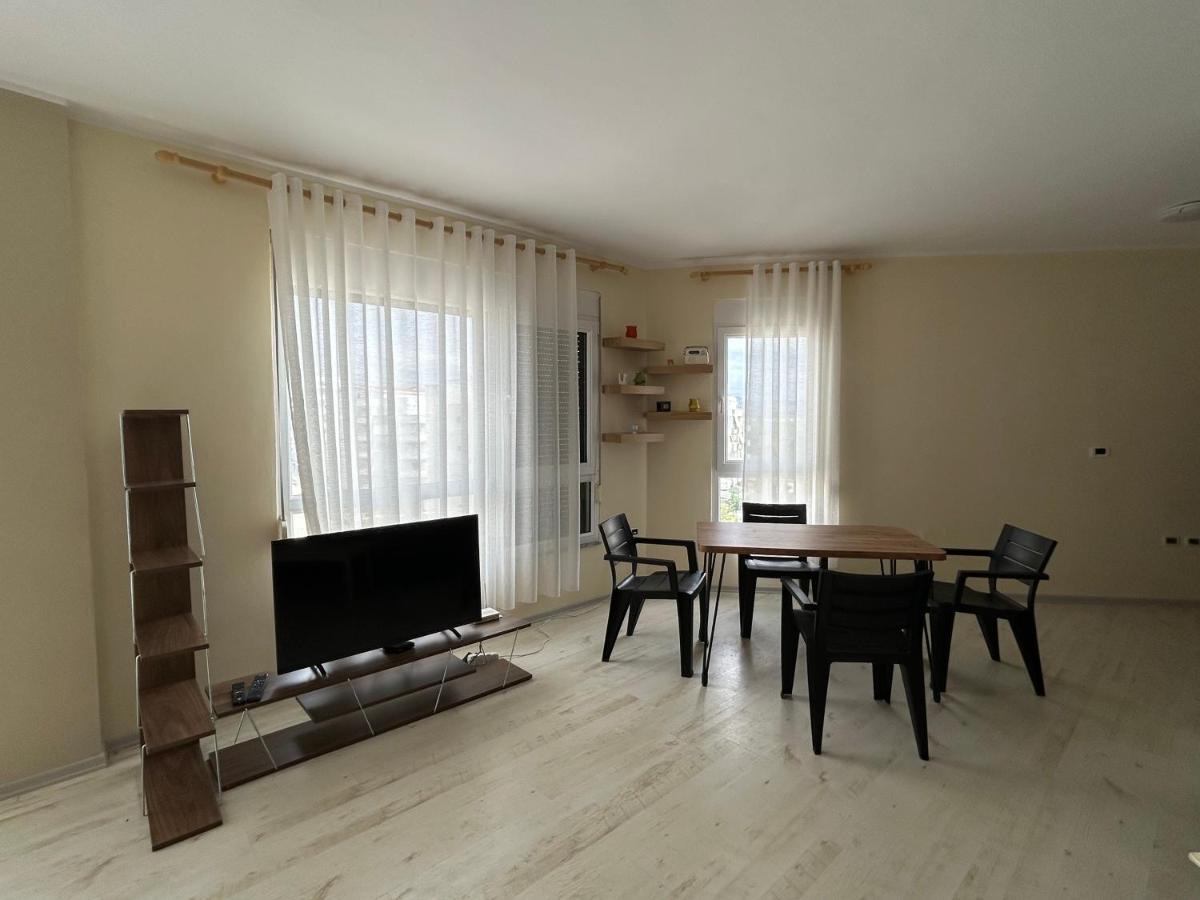 Apartment In Qerret Голем Екстер'єр фото