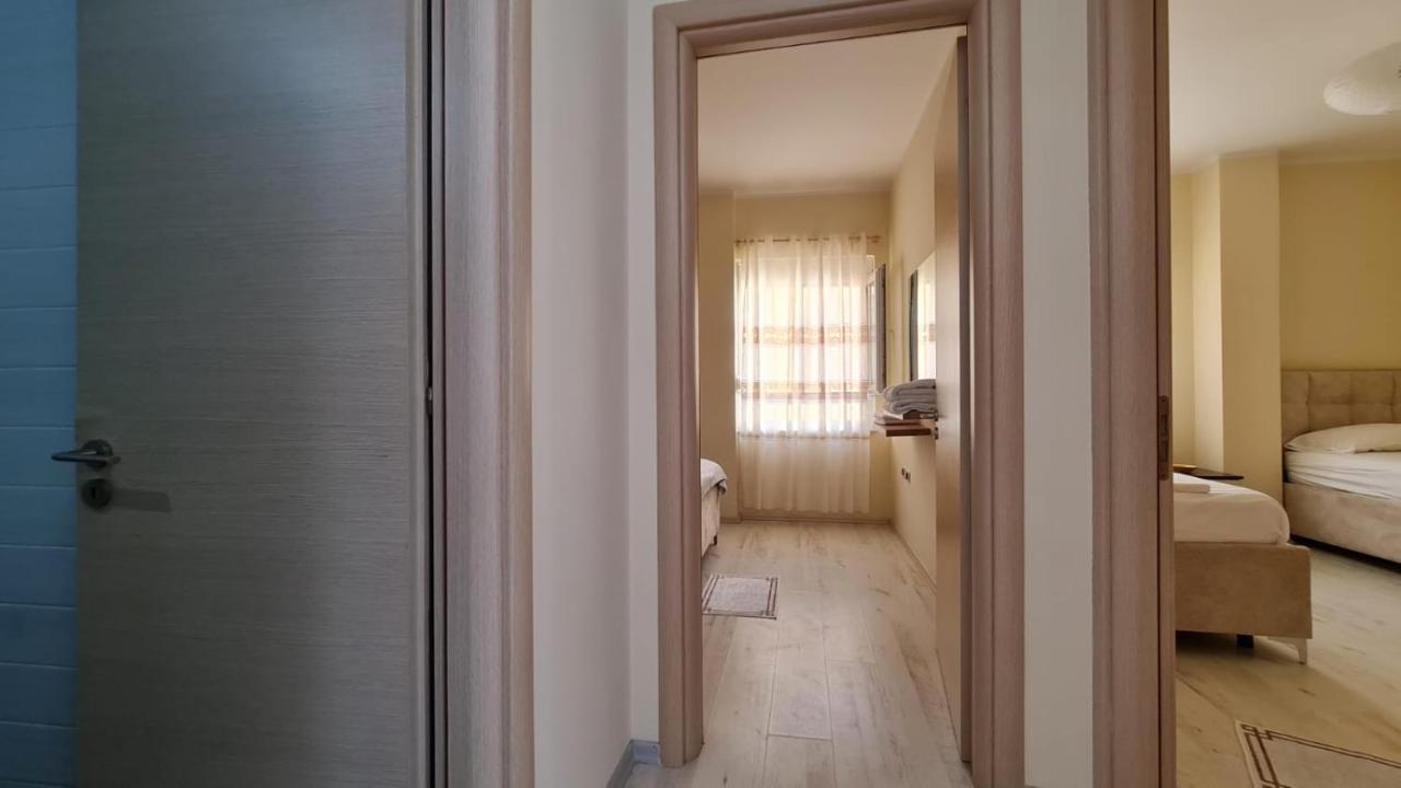 Apartment In Qerret Голем Екстер'єр фото